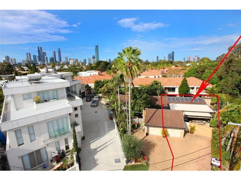 2/11 Esther Place, Surfers Paradise QLD 4217