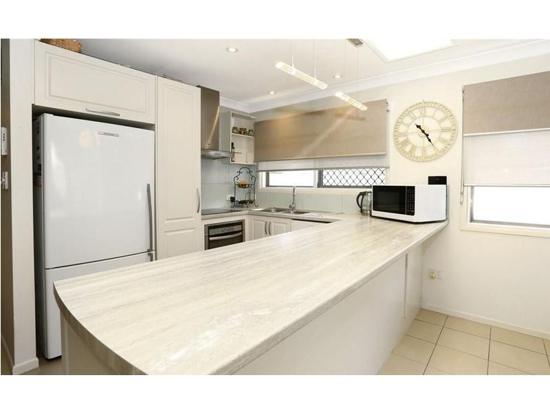 2/11 Esther Place, Surfers Paradise QLD 4217