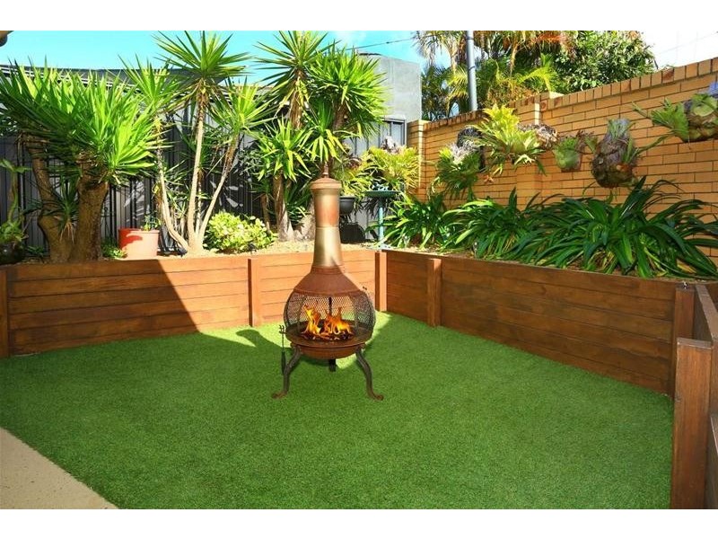 2/11 Esther Place, Surfers Paradise QLD 4217