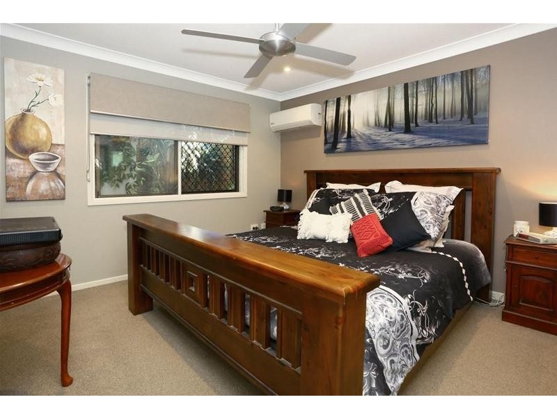 2/11 Esther Place, Surfers Paradise QLD 4217