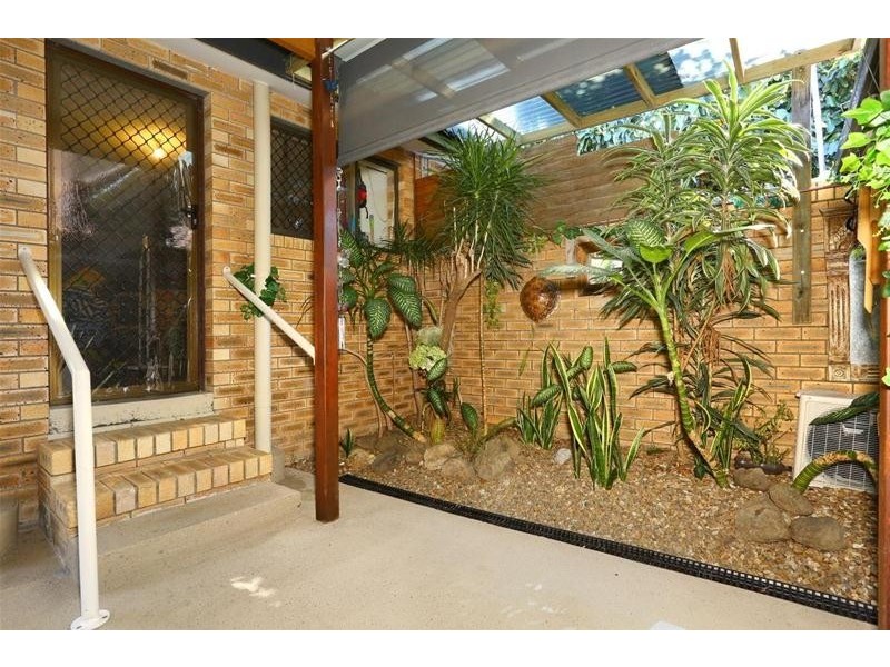 2/11 Esther Place, Surfers Paradise QLD 4217