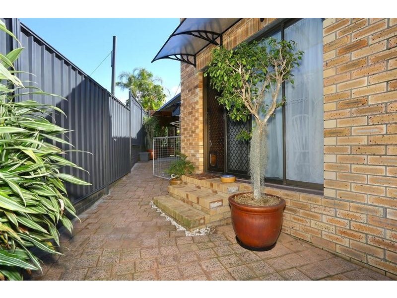 2/11 Esther Place, Surfers Paradise QLD 4217