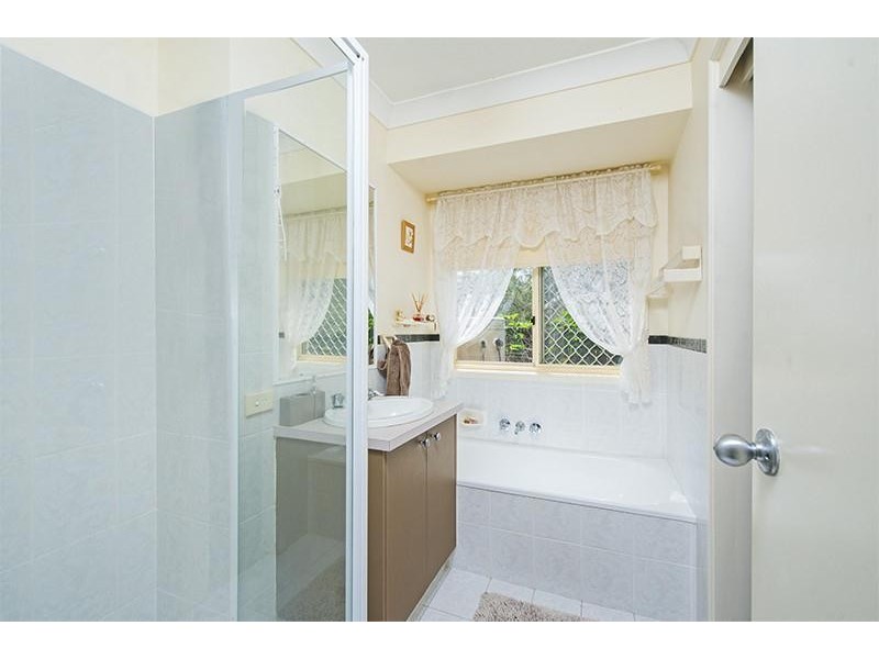 28  Sandalwood Terrace, Nerang QLD 4211