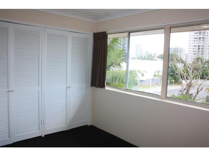 13/34 Remembrance Drive, Surfers Paradise QLD 4217