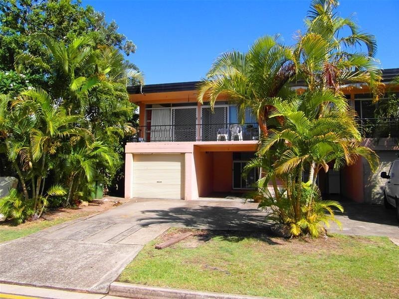 20 Leonard Avenue, Surfers Paradise QLD 4217