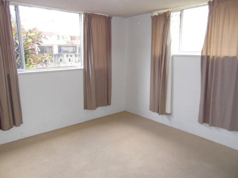 20 Leonard Avenue, Surfers Paradise QLD 4217