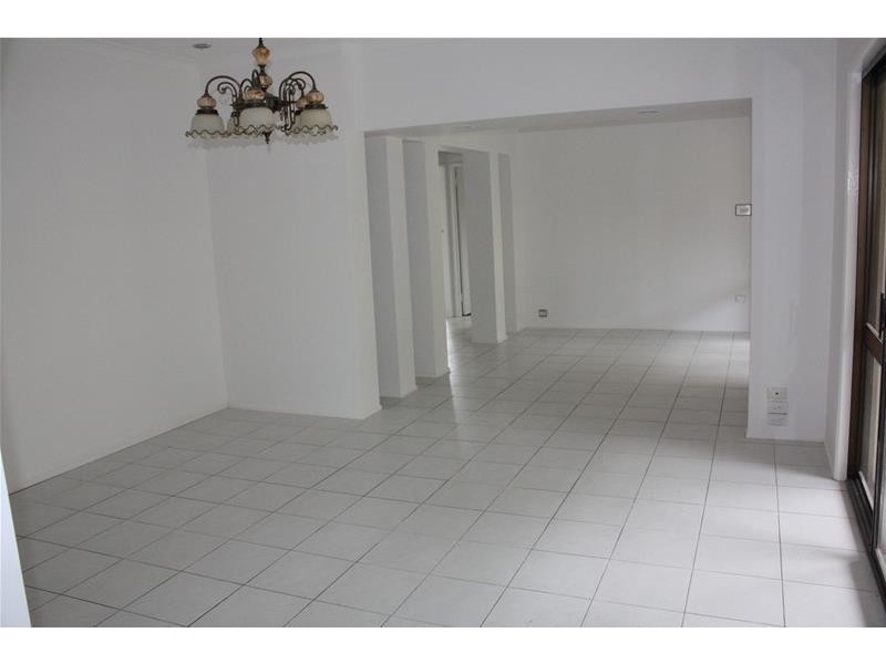 92 Commodore Drive, Paradise Waters QLD 4217