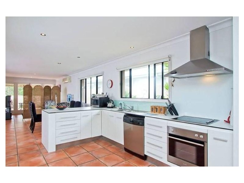 40 Brindisi Avenue, Isle Of Capri QLD 4217