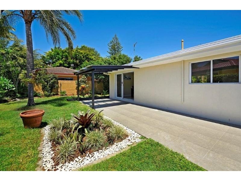 51 Salerno Street, Isle Of Capri QLD 4217