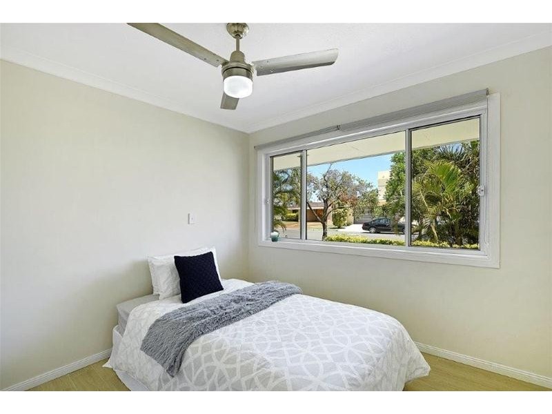 51 Salerno Street, Isle Of Capri QLD 4217