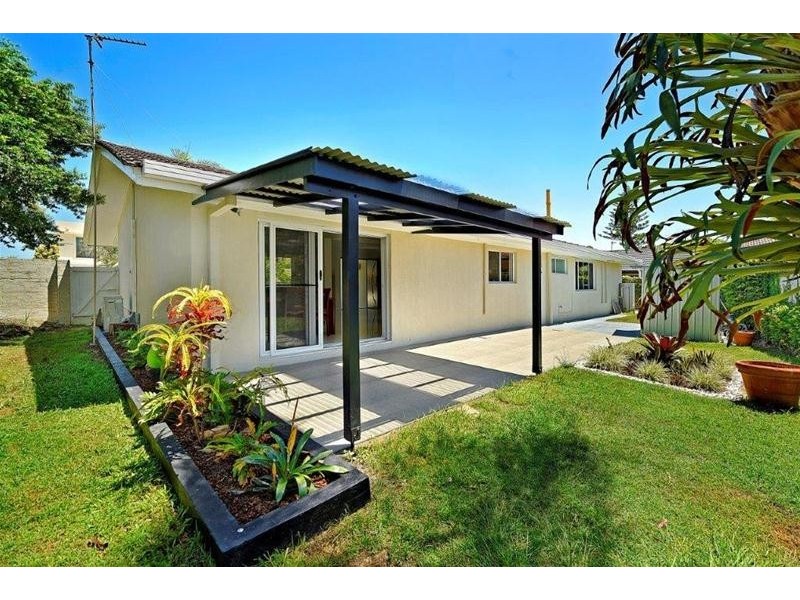 51 Salerno Street, Isle Of Capri QLD 4217