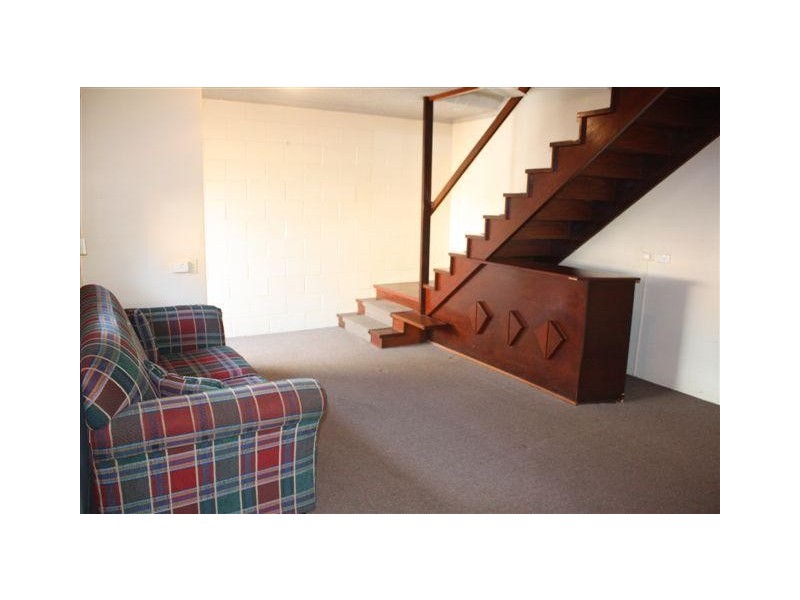 3/3 Watson Esplanade, Surfers Paradise QLD 4217