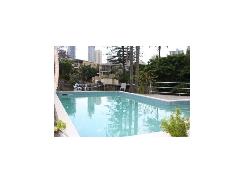 5 Holborow Close, Surfers Paradise QLD 4217