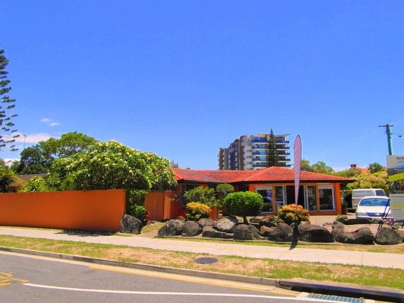17, 19 & 21 Thomas D 38-40 Darrambal Street, Chevron Island QLD 4217