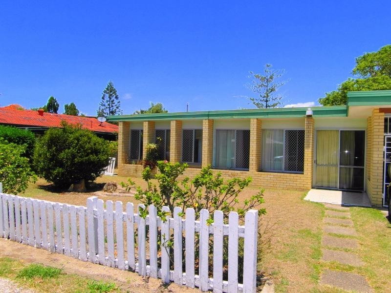 17, 19 & 21 Thomas D 38-40 Darrambal Street, Chevron Island QLD 4217