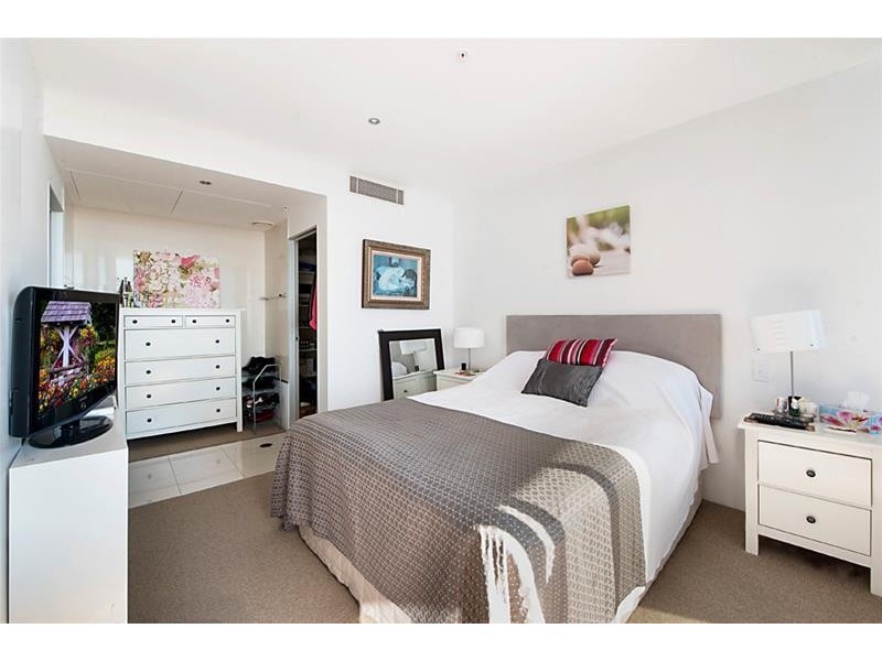 4 Wahroonga Place, Surfers Paradise QLD 4217