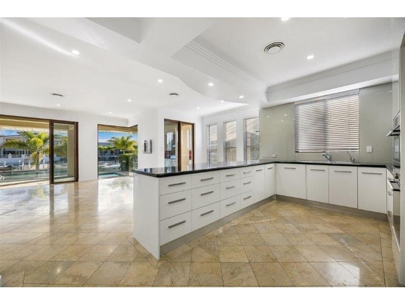 14 Seafarer Court, Paradise Waters QLD 4217