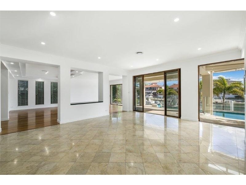 14 Seafarer Court, Paradise Waters QLD 4217