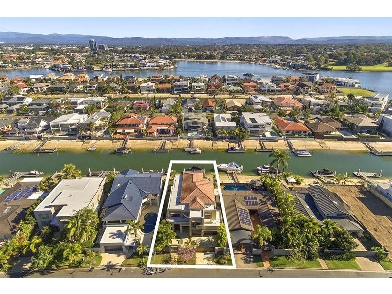 14 Seafarer Court, Paradise Waters QLD 4217
