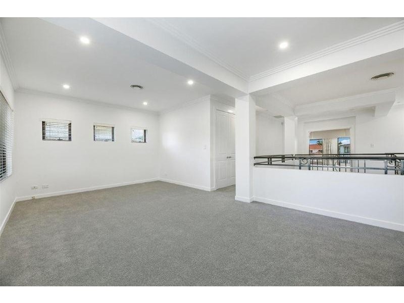 14 Seafarer Court, Paradise Waters QLD 4217