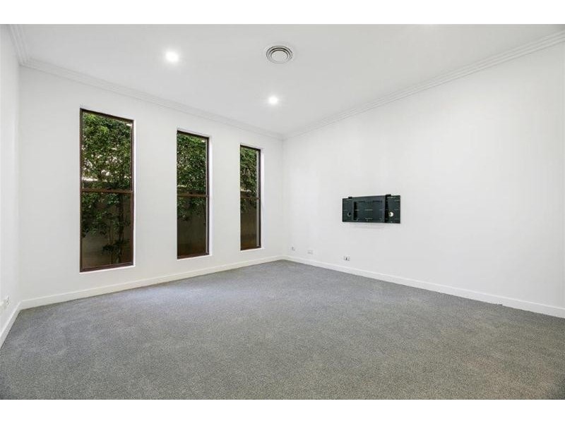 14 Seafarer Court, Paradise Waters QLD 4217