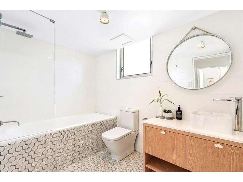 7A ‘Beachside Tower’ 3545 Main Beach Parade, Main Beach QLD 4217