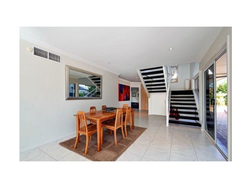 53 Admiralty Drive, Paradise Waters QLD 4217