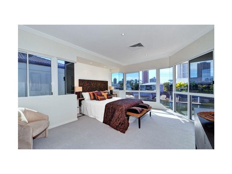 53 Admiralty Drive, Paradise Waters QLD 4217