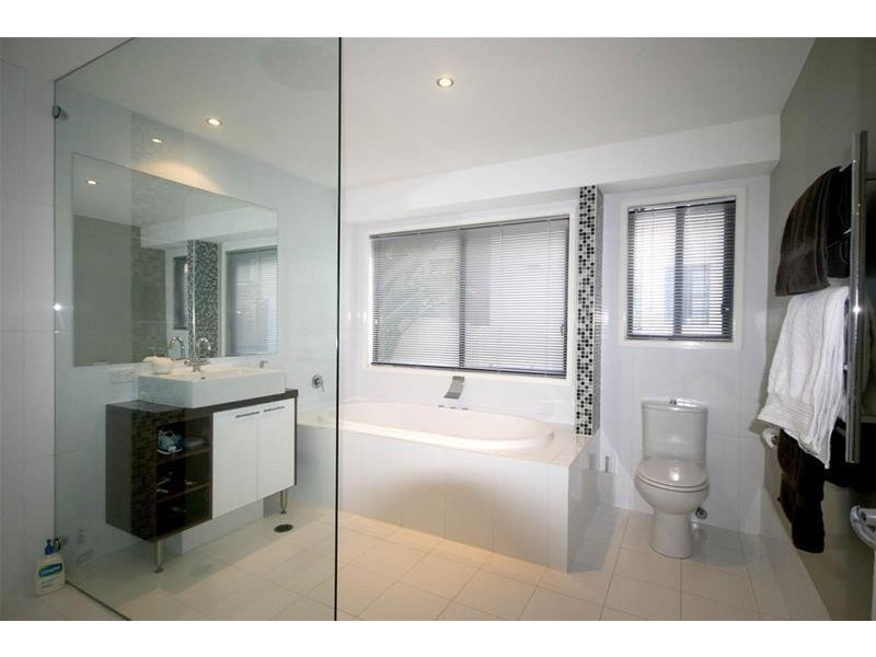 21  Corvus Way, Robina QLD 4226