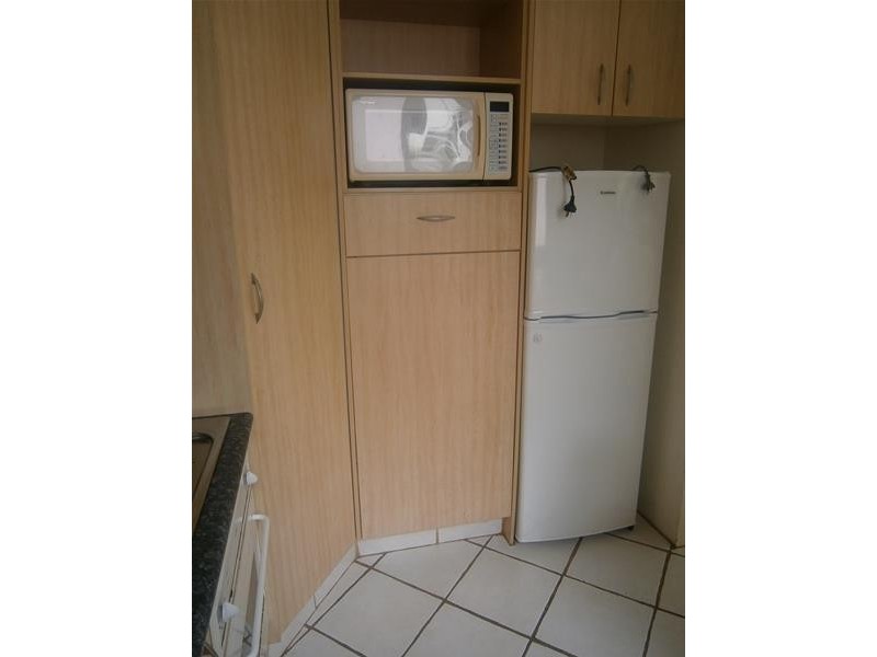 3 Oak Avenue, Surfers Paradise QLD 4217