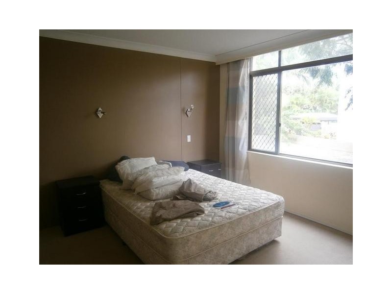 3 Oak Avenue, Surfers Paradise QLD 4217