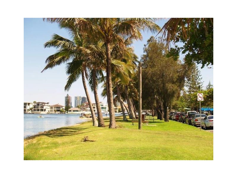 3 Oak Avenue, Surfers Paradise QLD 4217