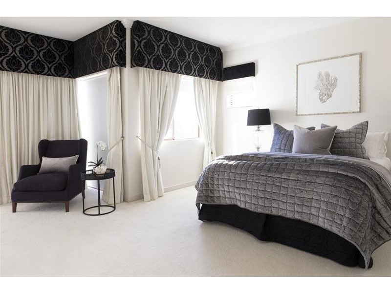 14 Seafarer Court, Paradise Waters QLD 4217