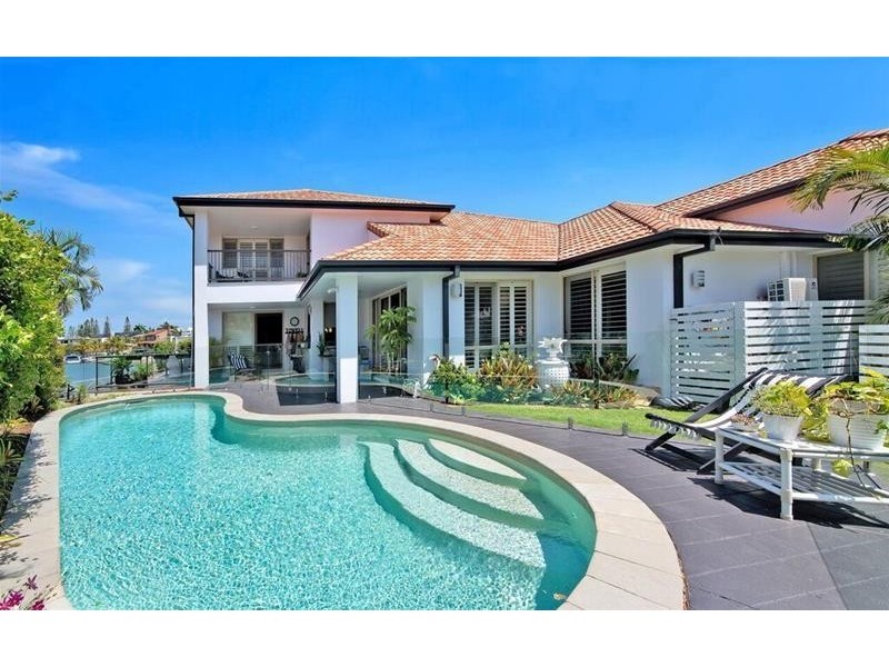 74 Commodore Drive, Paradise Waters QLD 4217