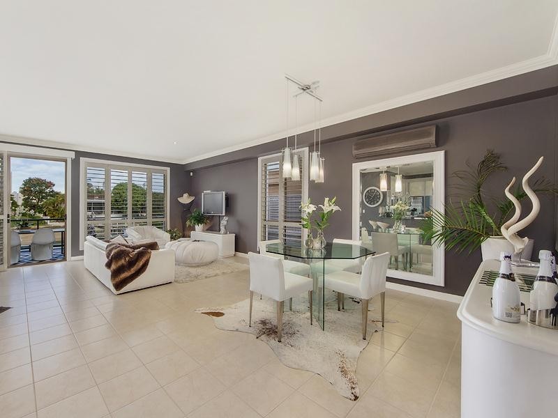 74 Commodore Drive, Paradise Waters QLD 4217