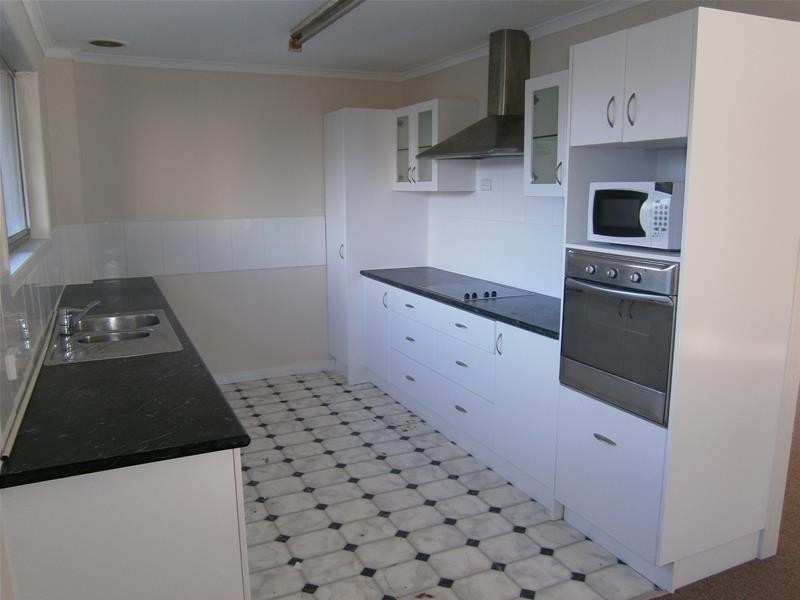 10 Acacia Avenue, Surfers Paradise QLD 4217