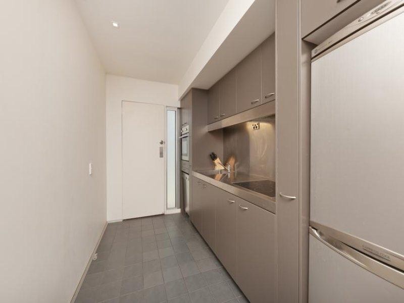 4 Holborow Close, Surfers Paradise QLD 4217