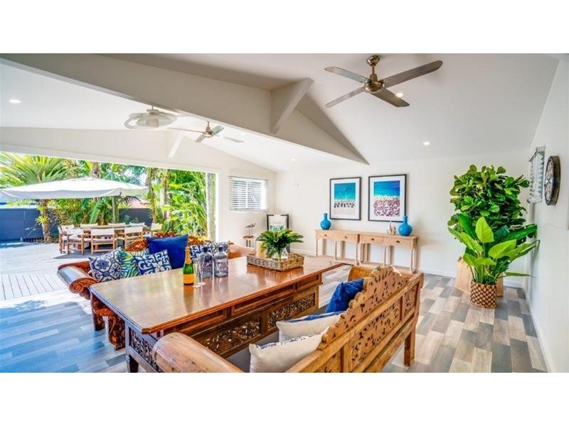 28 Deakin Avenue, Southport QLD 4215