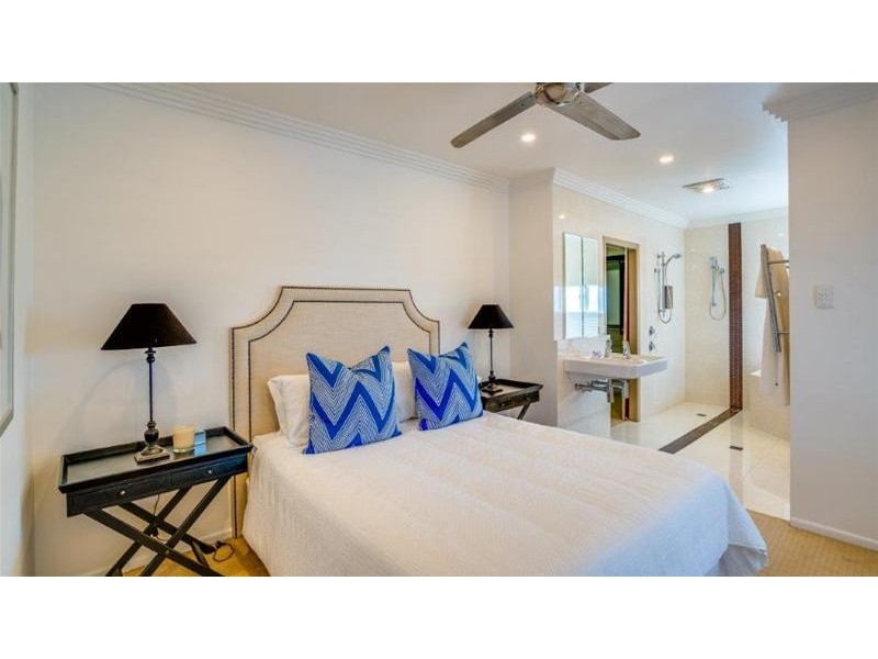 28 Deakin Avenue, Southport QLD 4215