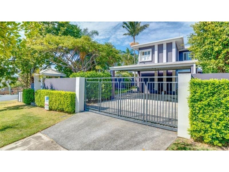 28 Deakin Avenue, Southport QLD 4215