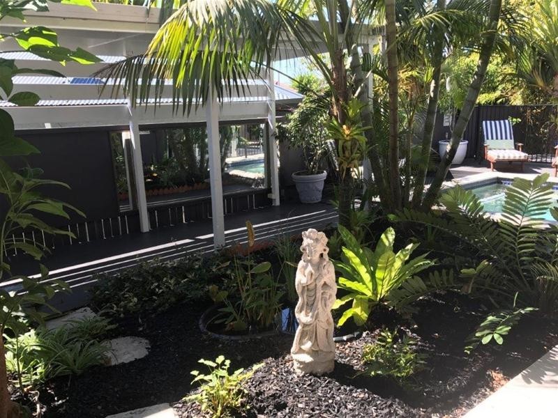 28 Deakin Avenue, Southport QLD 4215