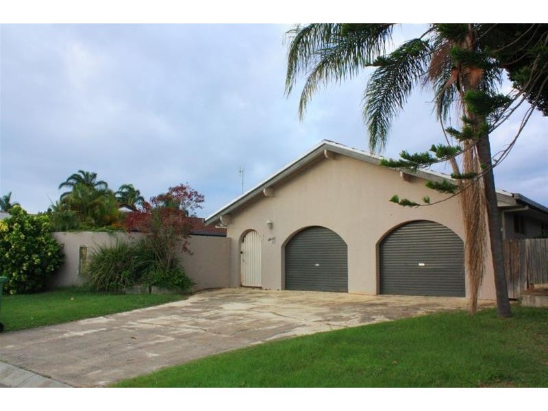 11 Claymore Crescent, Sorrento QLD 4217