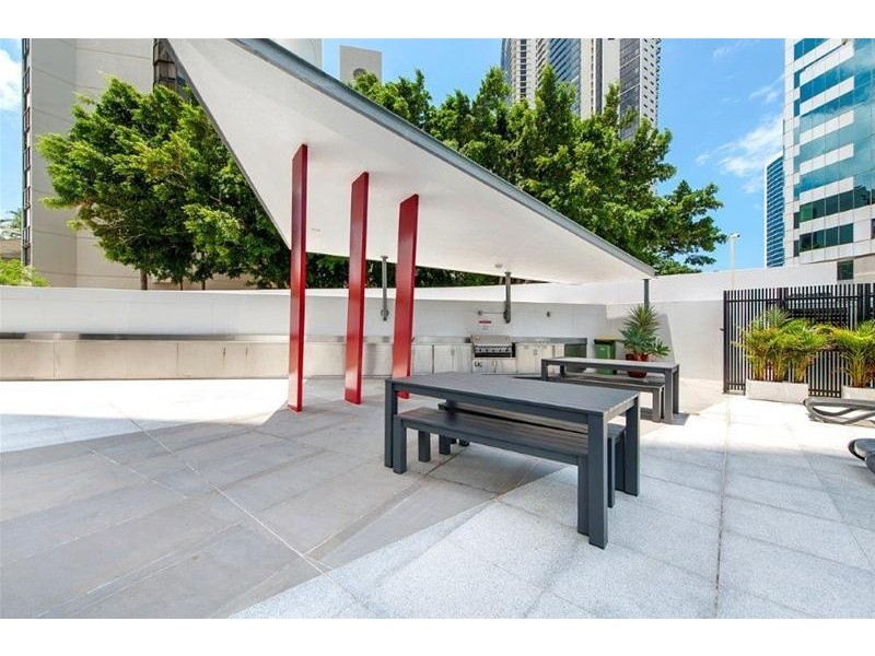 606/4 Wahroonga Place, Surfers Paradise QLD 4217