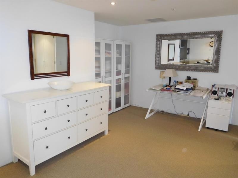 “Avalon” 4 Wahroonga Place, Surfers Paradise QLD 4217
