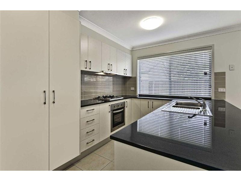 4/119 Eugaree Street, Southport QLD 4215