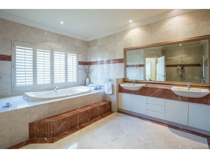 22 Buccaneer Court, Paradise Waters QLD 4217