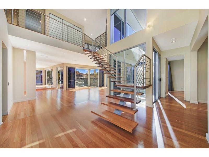 6 Seafarer Court, Paradise Waters QLD 4217