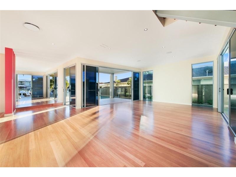 6 Seafarer Court, Paradise Waters QLD 4217