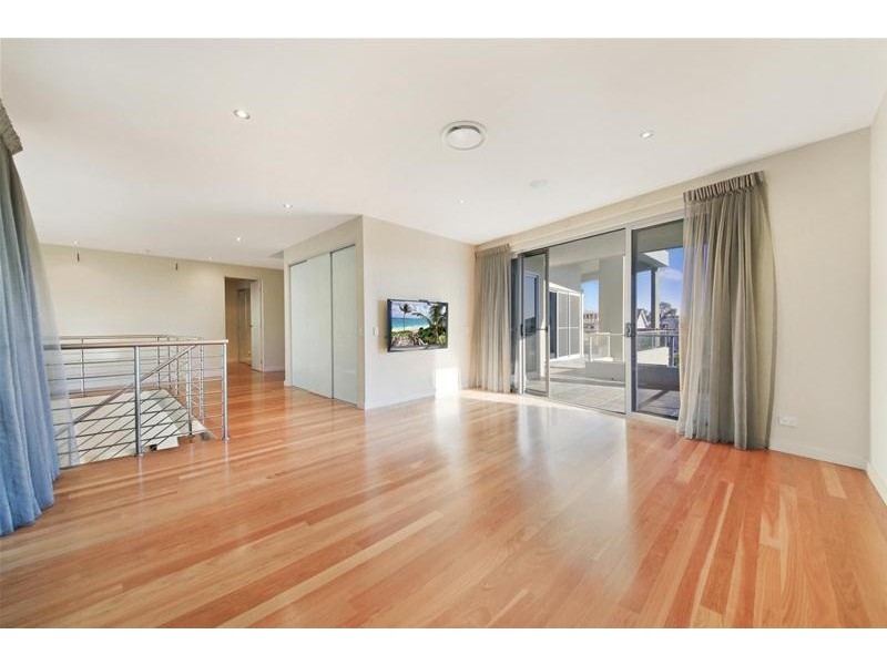 6 Seafarer Court, Paradise Waters QLD 4217