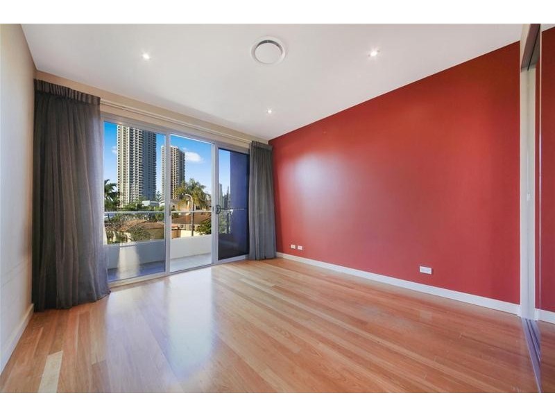 6 Seafarer Court, Paradise Waters QLD 4217